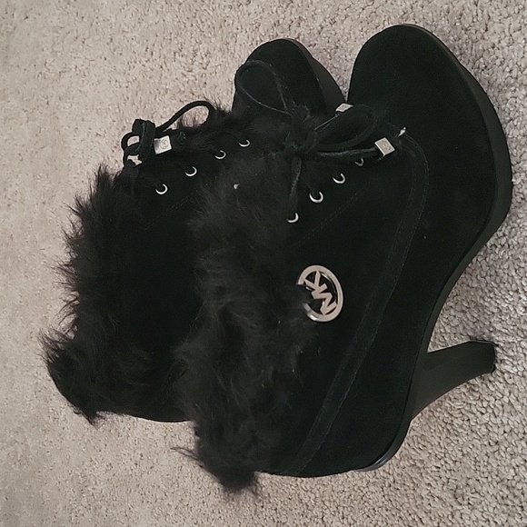 Michael Kors Black ankle books with fur - Picture 1 of 2